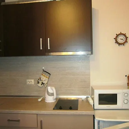 Apartment Studio In Dawn Park Deluxe *